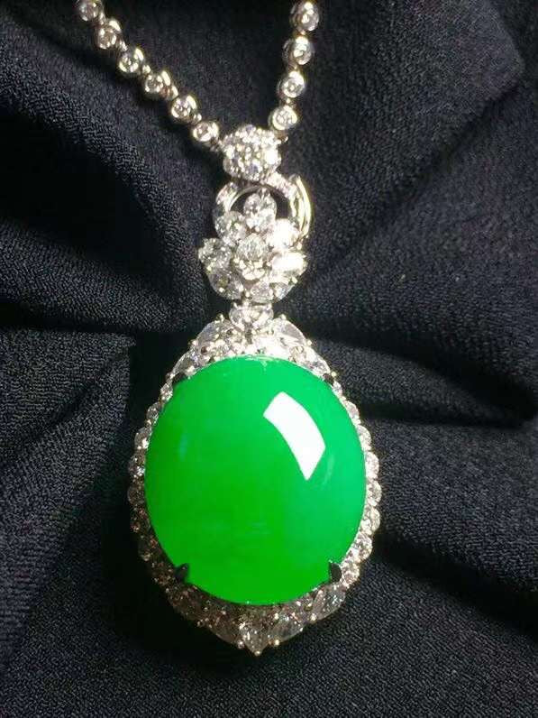 陽綠色蛋面頸鏈  Sun Green Cabochon Necklace