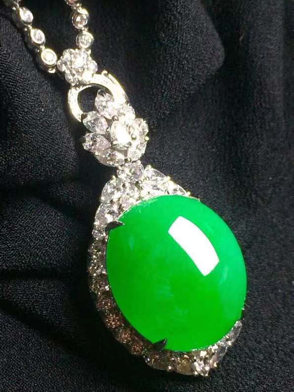 陽綠色蛋面頸鏈  Sun Green Cabochon Necklace