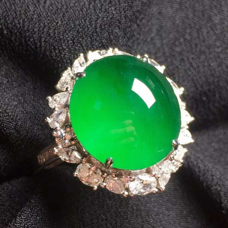 陽綠戒指 Sun-Green Ring